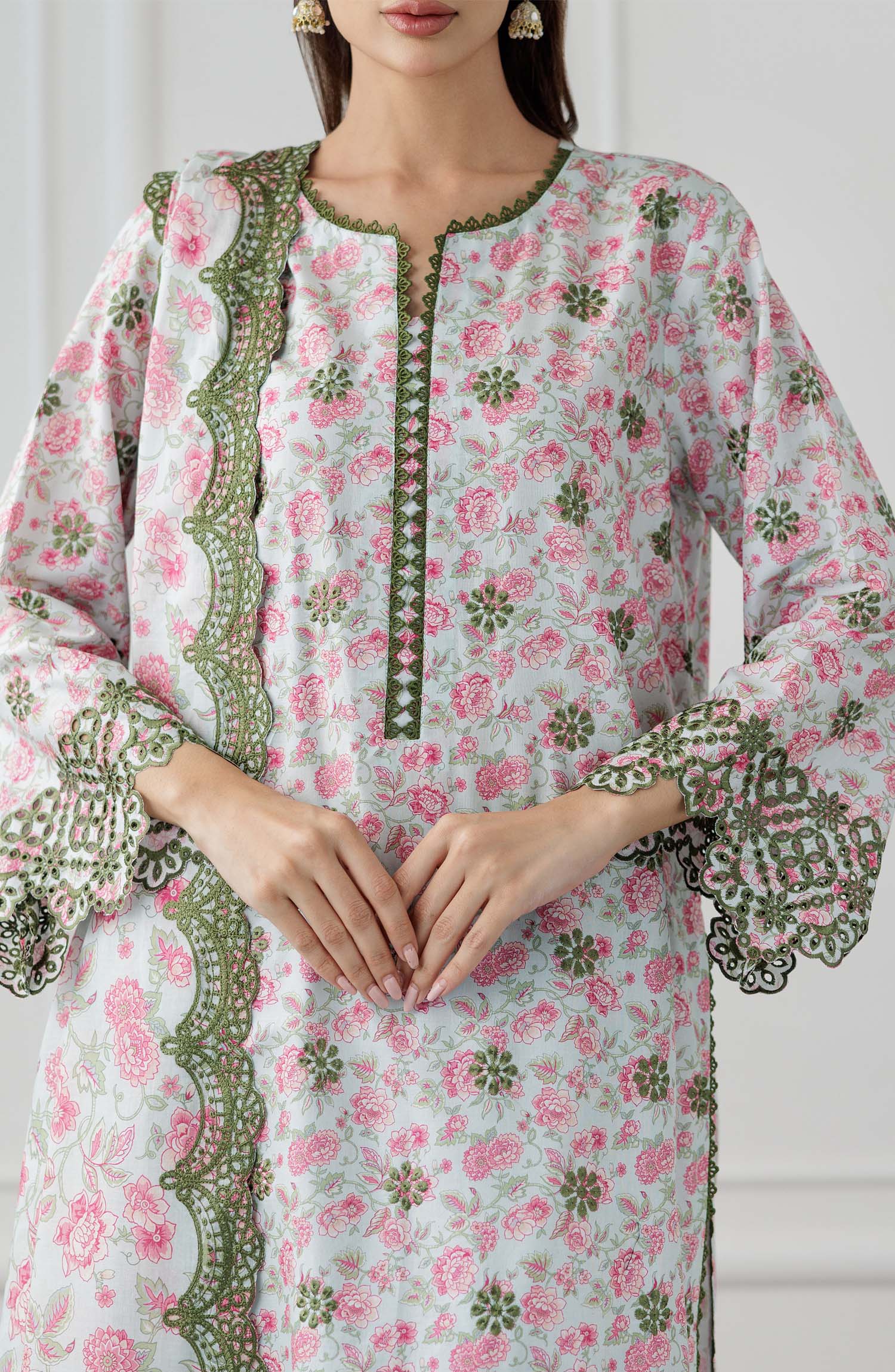 UNSTITCHED Luxury Festive Formal Lawn Shirt Dupatta & Pant - 3 Piece Suits - WRFC25S-3008. Woman wearing a floral kurta with matching dupatta and dyed trouser.